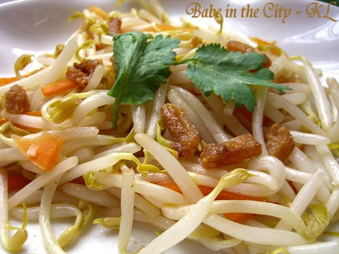 Stir-fried Beansprout With Salted Fish