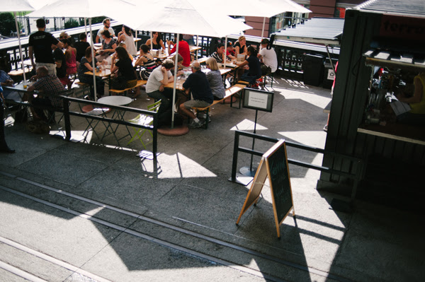 eating on The High Line