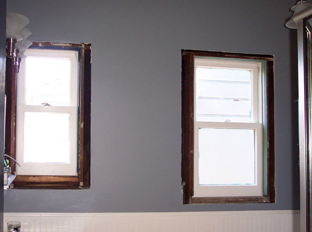 Bathroom sans molding