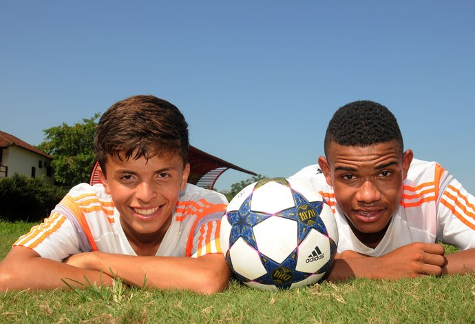 Athirson e Patrick geração 2000 Flamengo (Foto: André Durão/GloboEsporte.com) Athirson e Patrick geração 2000 Flamengo (Foto: André Durão/GloboEsporte.com)
