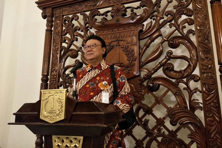 Menteri Dalam Negeri Tjahjo Kumolo di Balai Kota DKI Jakarta, Jalan Medan Merdeka Selatan, Rabu (27/12/2017).