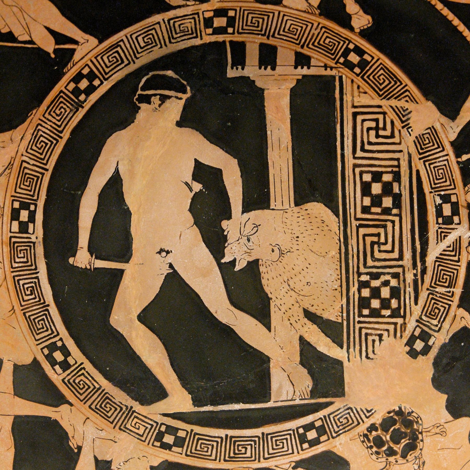 http://upload.wikimedia.org/wikipedia/commons/d/d6/Theseus_Minotaur_BM_Vase_E84.jpg