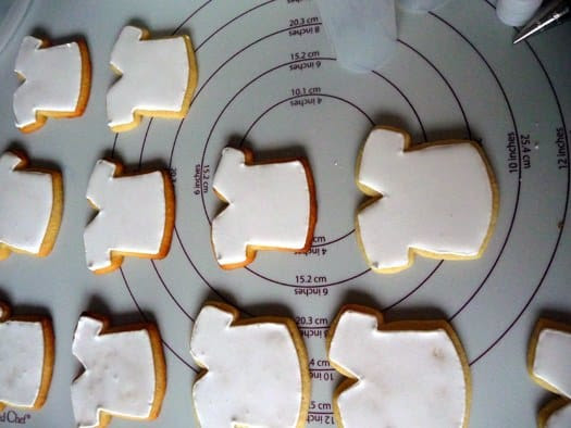 royal-icing-drying royal-icing-drying