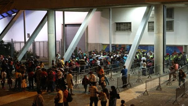 El Poliedro de Caracas fue uno de los centros que recibió gran afluencia de votantes.