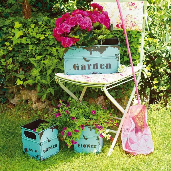Vintage garden decor ideas - Little Piece Of Me