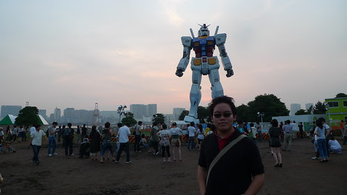 Me in front of the Gundam statue
