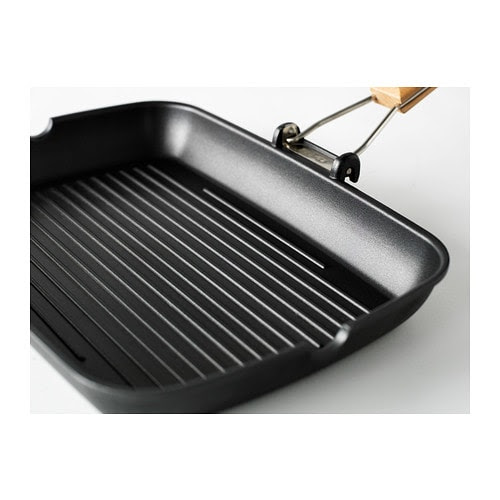GRILLA Grill pan IKEA The handle can be folded down to save space when storing. Leaves appetizing grill stripes on the food.