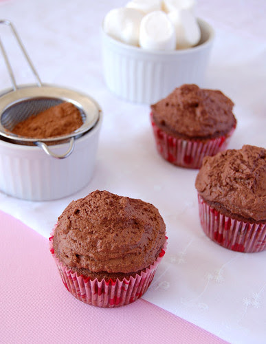 Rocky road cupcakes / Cupcakes de chocolate com marshmallow e Nutella
