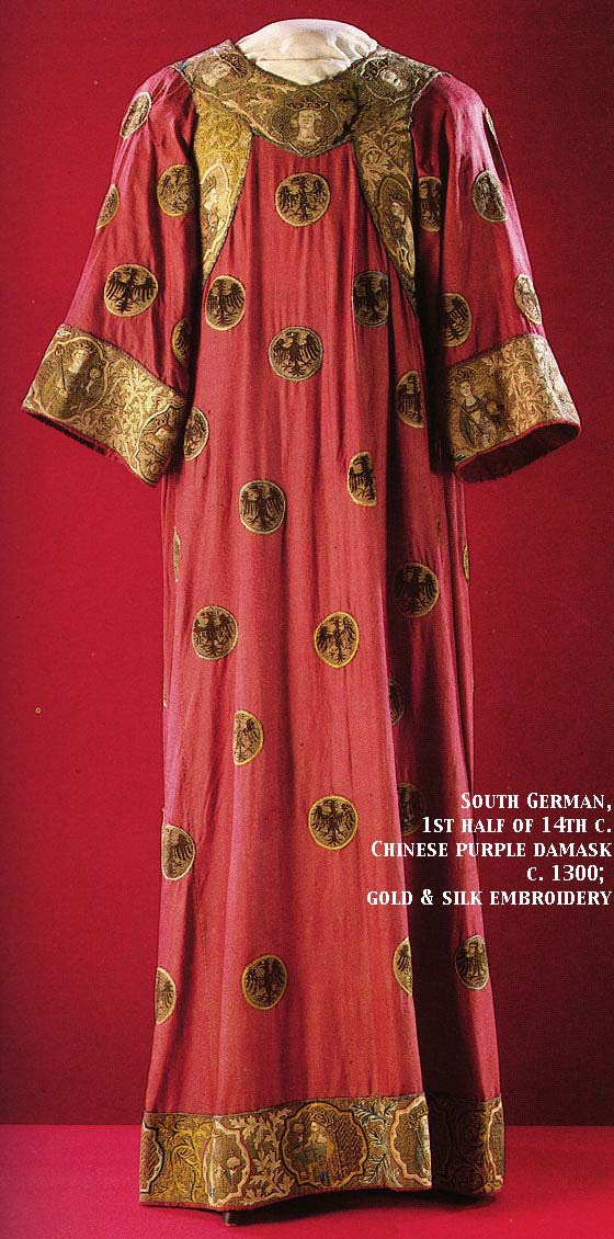 http://www.virtue.to/articles/images/1300s_real_dalmatic_lg.jpg