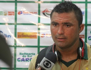 Cristiano Tiririca, atacante do Baraúnas (Foto: João Paulo Maia) Cristiano Tiririca, atacante do Baraúnas (Foto: João Paulo Maia)