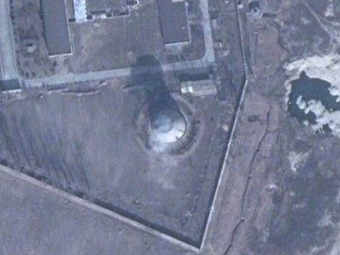 Google Earth下看朝鲜宁边核设施冷却塔