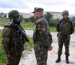El Jefe de Estado Mayor del Ejército visita el Regimiento de Artillería Antiaérea nº 74 en San Roque