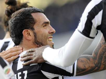 Tevez deixou Juventus na frente, mas Verona conseguiu empate Foto: Reuters
