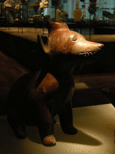 Berlin, Dahlem Museum, mezoamerikai kutya-szobrok