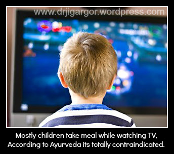 153159-child-watching-tv