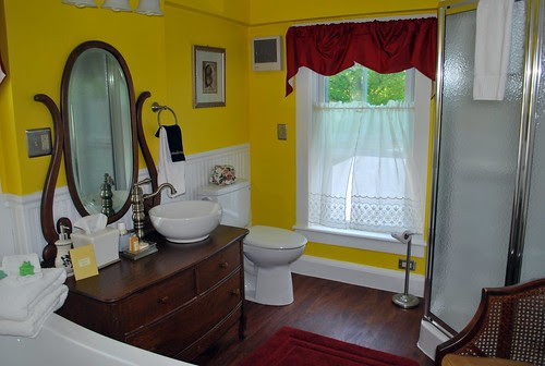 Bathroom in the Prince Alfred Room