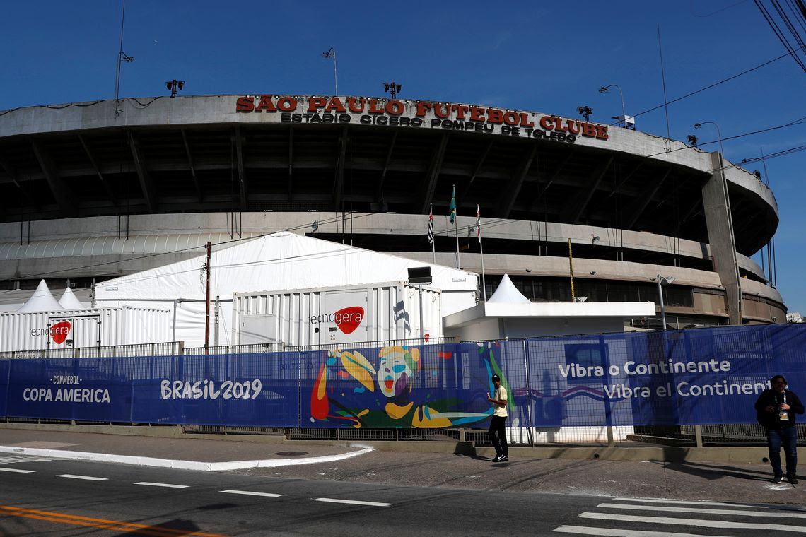 Banner da Copa América Brasil 2019 na entrada do Estádio Morumbi, São Paulo