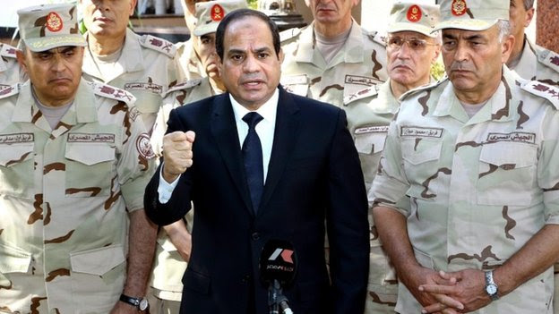 O presidente egípcio, Abdul Fattah al-Sisi, respondendo aos ataques em Sinai, 25 de outubro de 2014