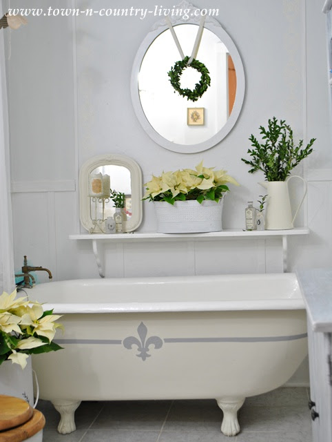 Claw Foot Tub at Town and Country Living