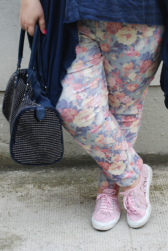 outfit blu e floreale4
