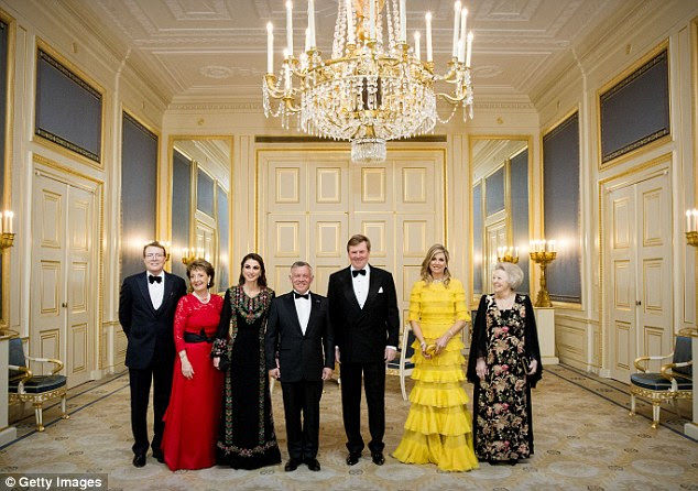 O jantar de gala foi realizado no Palácio Noordeinde em Haia na noite de terça-feira