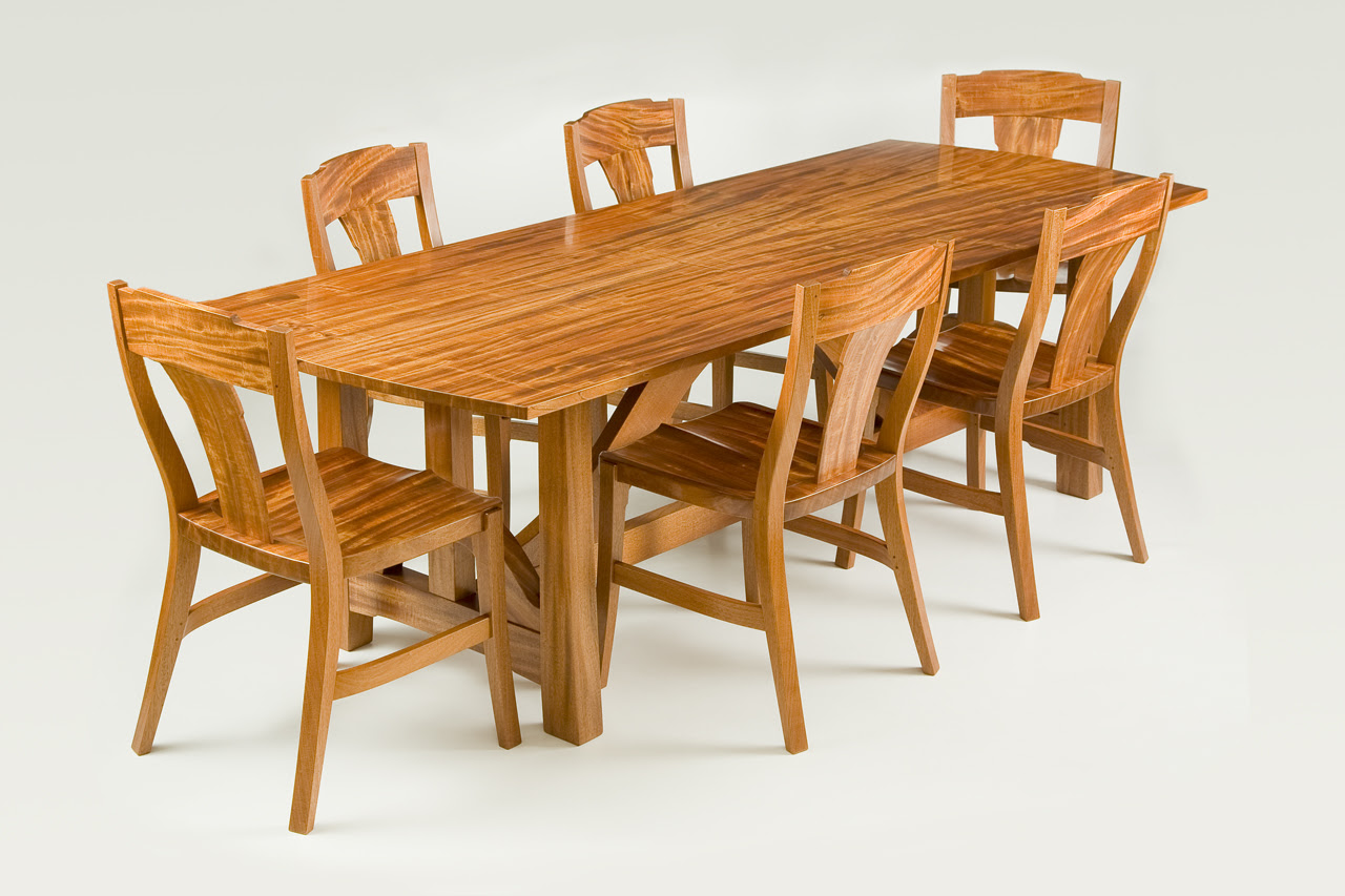Стола це. Деревянный стол на 6 человек. Деревянный стол на 20 человек. Красивый деревянный стол. Стол деревянный для дачи.