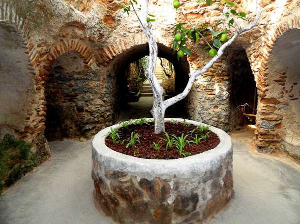 Curious Places: The Forestiere Underground Gardens (Fresno/ California)