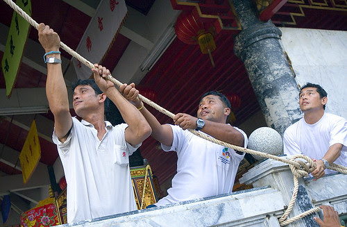 Pulling up the Go Teng Pole