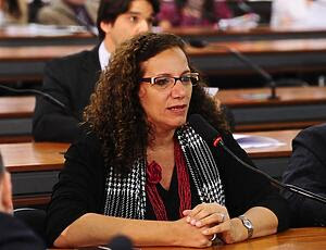 Deputada federal diz que pedirá investigação de ação da PM contra menores Deputada federal diz que pedirá investigação de ação da PM contra menores