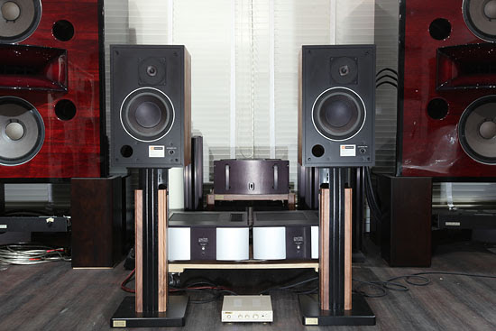 JBL 4301 with stands