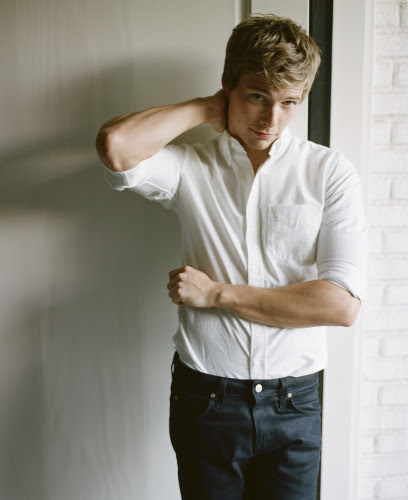 Resultado de imagen para hunter parrish photo shoot