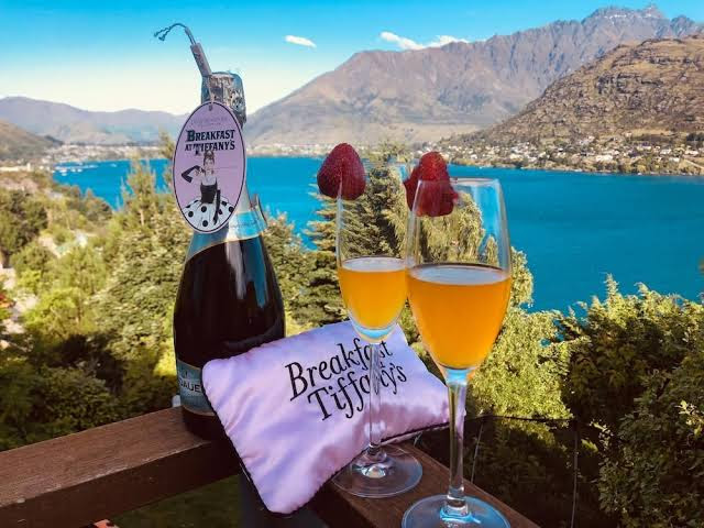 Reviews of Breakfast at Tiffanys in Queenstown - Hotel
