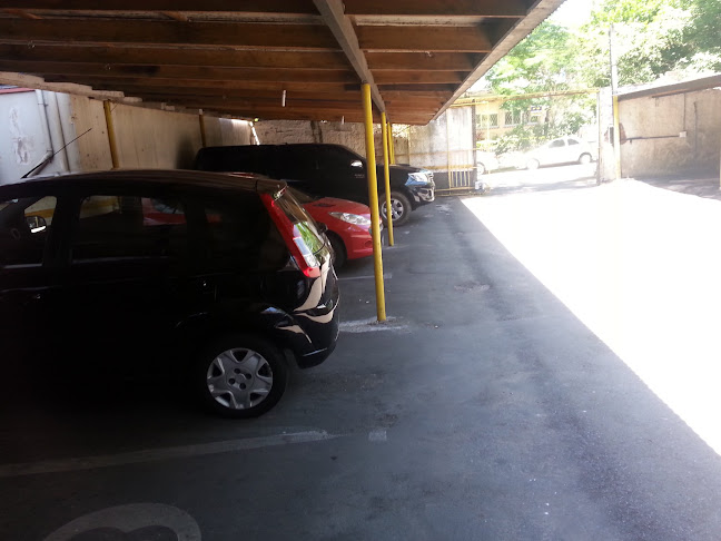 Comentários e avaliações sobre Estacionamento e Lavagem Amelia Teles