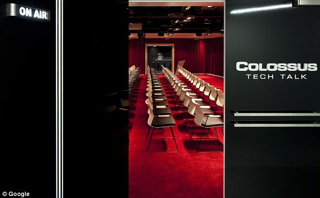 Large team talks can be held in a state-of-the-art presentation suite on L4
