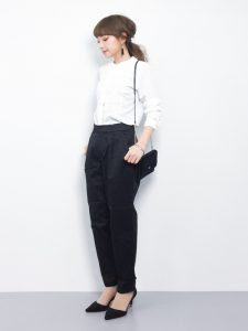 75 白 シャツ コーデ レディース 冬 人気のファッション画像