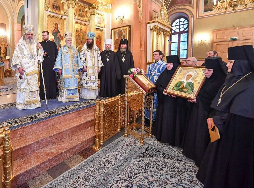 Αποτέλεσμα εικόνας για Maica Teofania, stareța Mănăstirii Pokrovsky: Sfânta Matrona îi aduce pe toți la credința lui Hristos