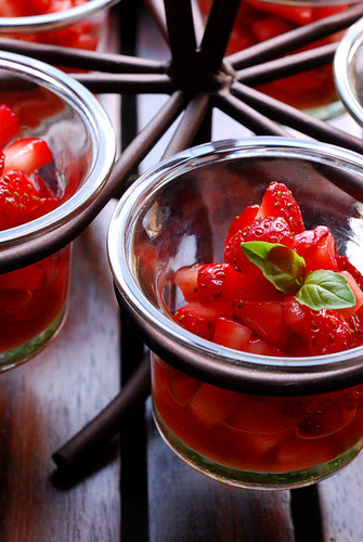 strawberry and basil compote© by Haalo