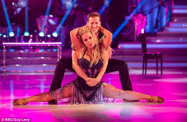 Mudança de vida: O cantor norte-americano diz que seu tempo no Strictly Come Dancing este ano ajudou a construir a sua confiança e parar 'ressentindo' suas cicatrizes
