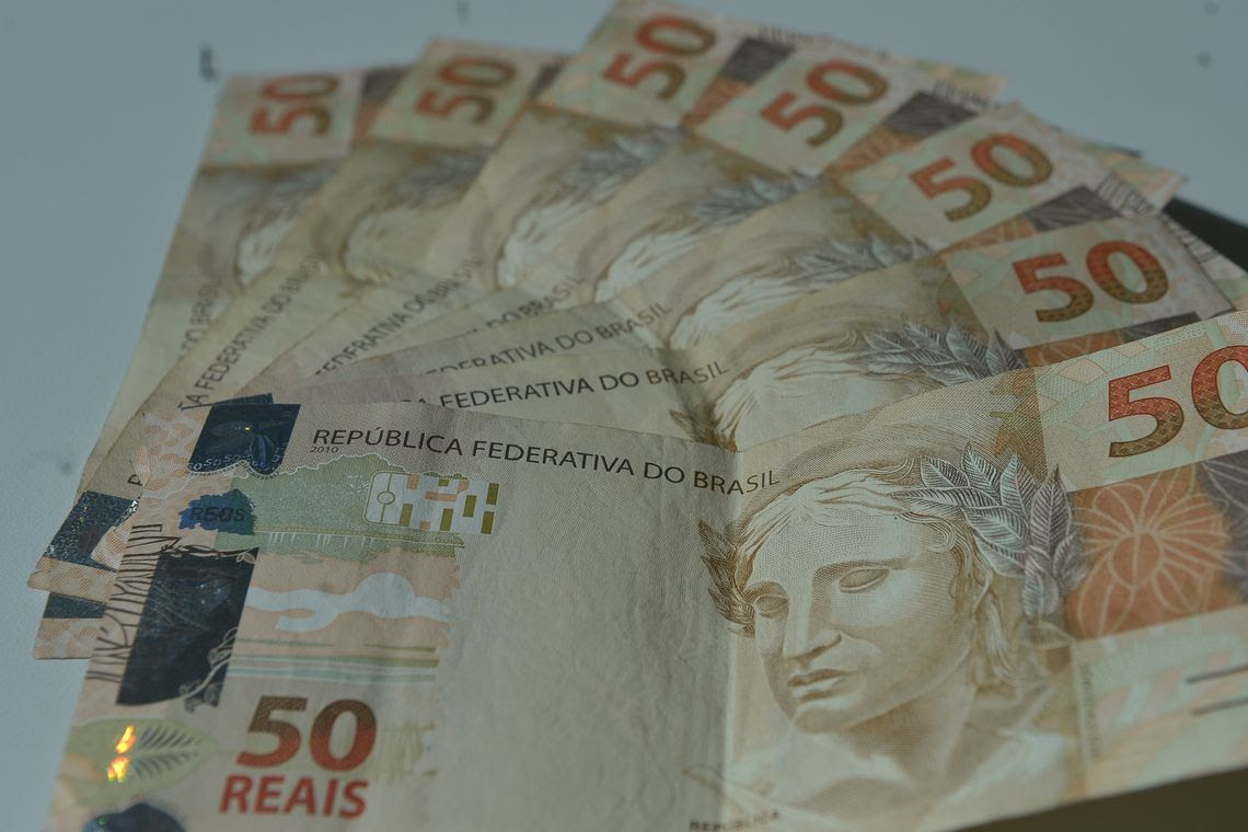 Brasília - A inflação oficial, medida pelo Índice Nacional de Preços ao Consumidor Amplo (IPCA), ficou em 0,55% em janeiro deste ano, taxa inferior a dezembro de 2013, que alcançou 0,92% (Marcello Casal/Agência Brasil)