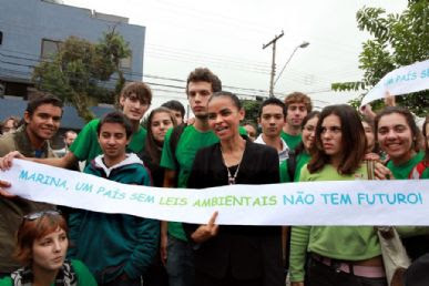 Pré-candidata do PV à Presidência, senadora Marina Silva em campanha em Curitiba, no Paraná