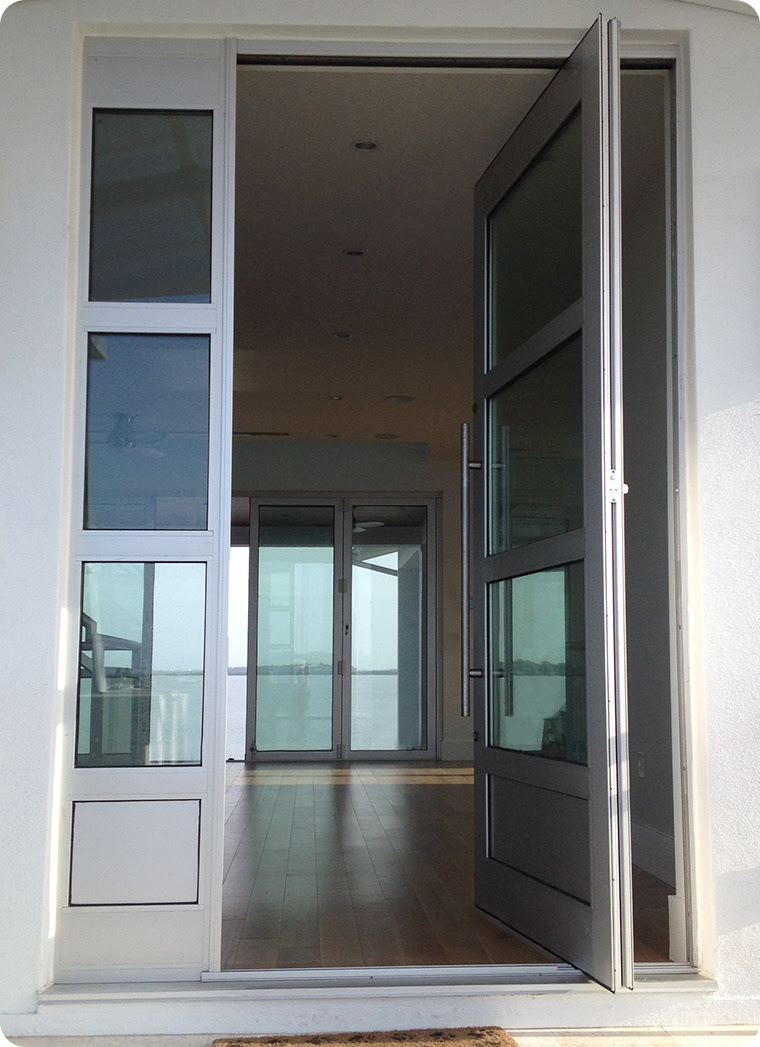 23 Aluminium Pivot Front Doors Picture