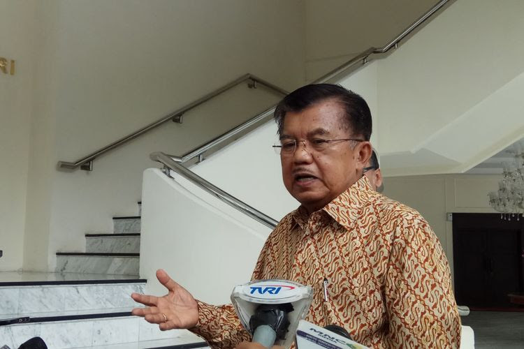 Wakil Presiden RI, Jusuf Kalla mengatakan bahwa kegagalan kontingen Indonesia dalam mencapai target di SEA Games 2017 salah satunya disebabkan berbelitnya birokrasi sistem manajemen atlet. Jakarta, Selasa (5/9/2017).