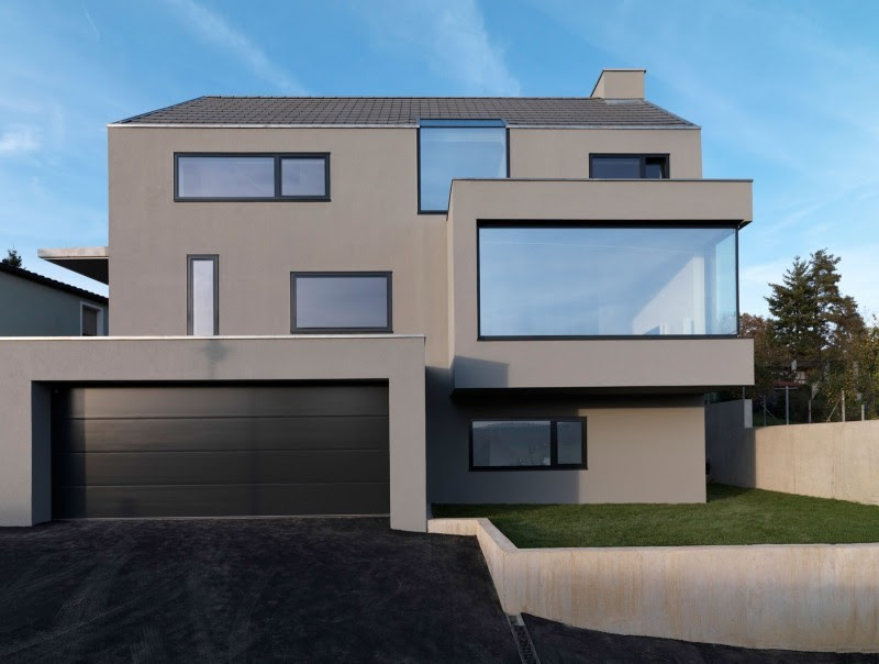 Graues Haus Schwarze Fenster Amazing Haus Perfekt