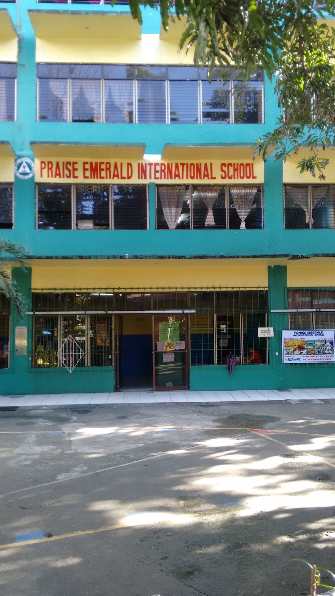 Praise Emerald International School