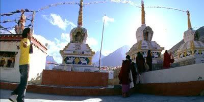 http://i347.photobucket.com/albums/p464/blogspot_images1/Desamuduru/PDVD_403.jpg