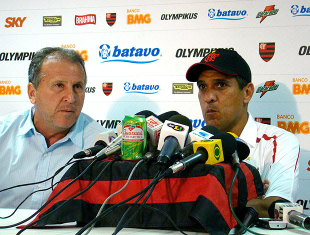 Silas e Zico durante entrevista do Flamengo