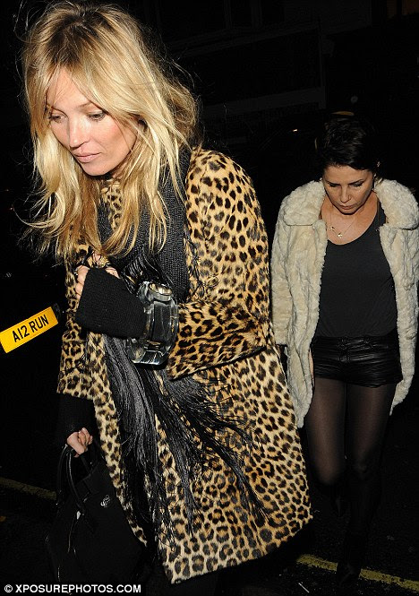 http://i.dailymail.co.uk/i/pix/2012/01/19/article-2089027-0F86182C00000578-244_468x665.jpg