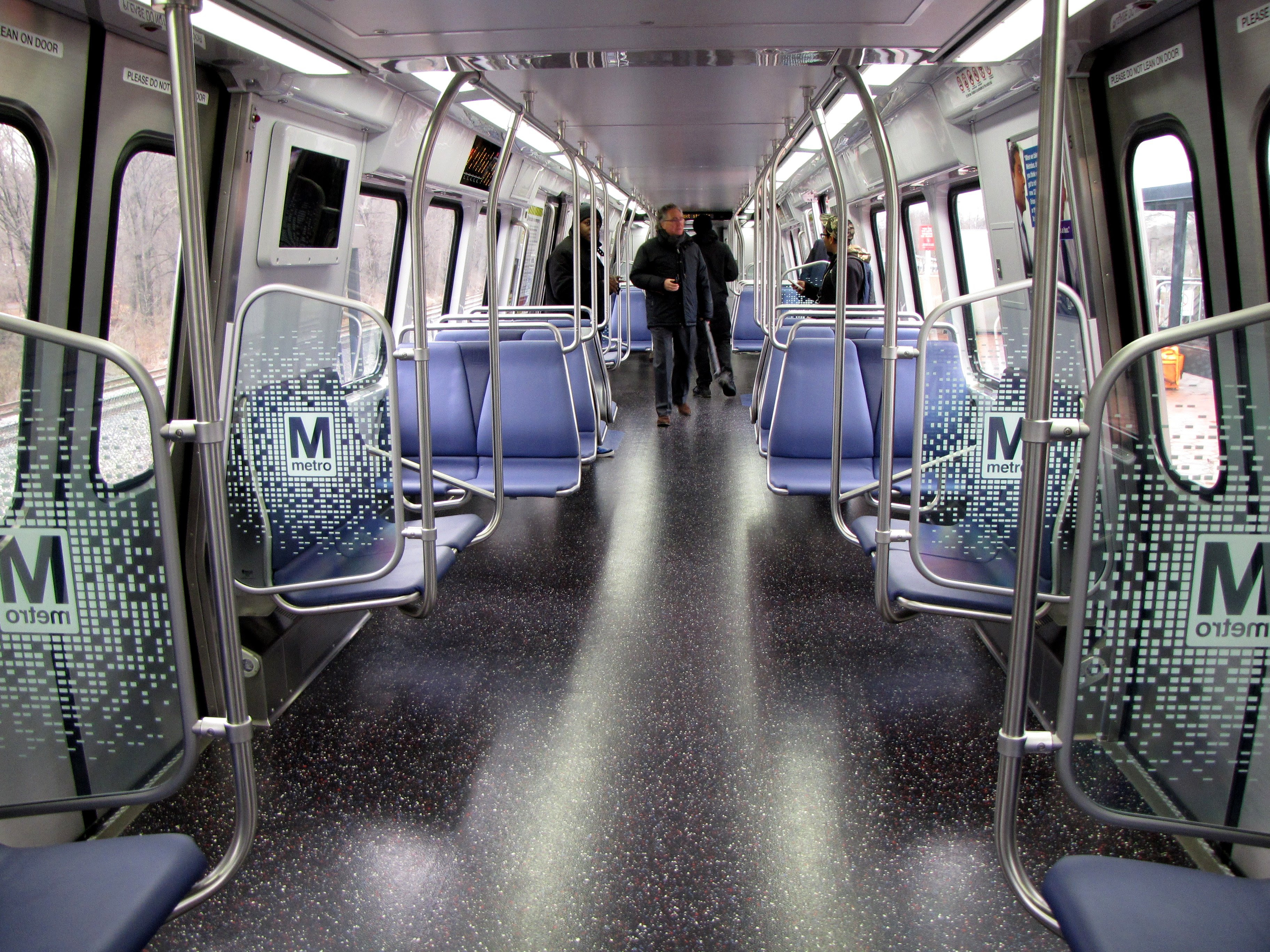 Metro 7000-Series railcar debut 5.jpg