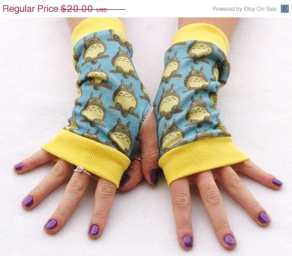 ON SALE Totoro fingerless gloves fan art print eco friendly - Steampunkwolf ON SALE Totoro fingerless gloves fan art print eco friendly - Steampunkwolf