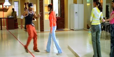 http://i347.photobucket.com/albums/p464/blogspot_images1/Happy/PDVD_325.jpg